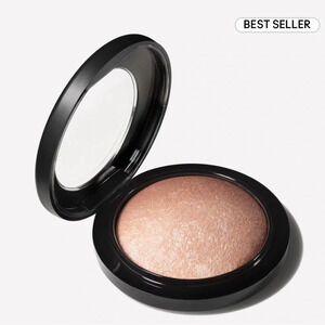 Brand New Brand New Mac MINERALIZE SKINFINISH in Soft & Gentle